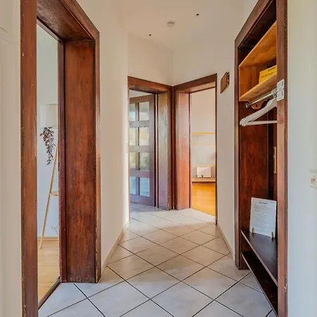 Appartement Mit Balkon